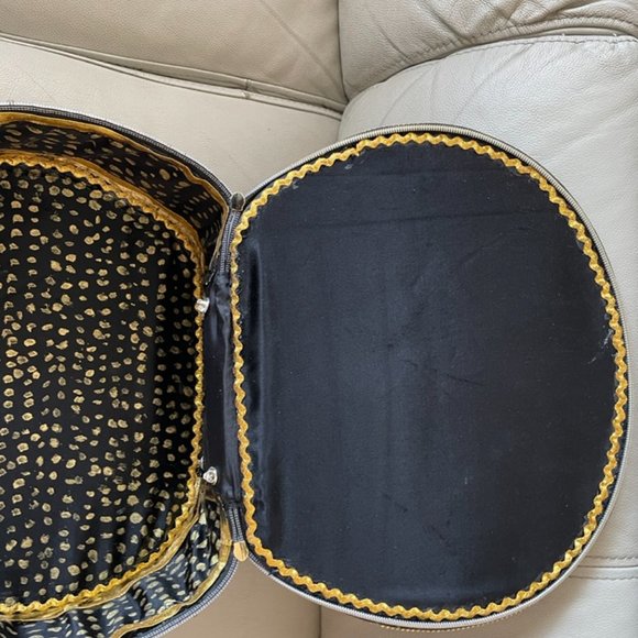 Stunning Upcycled Large Round Faux Patent Leather Handcrafted Handbag - Picture 9 of 12